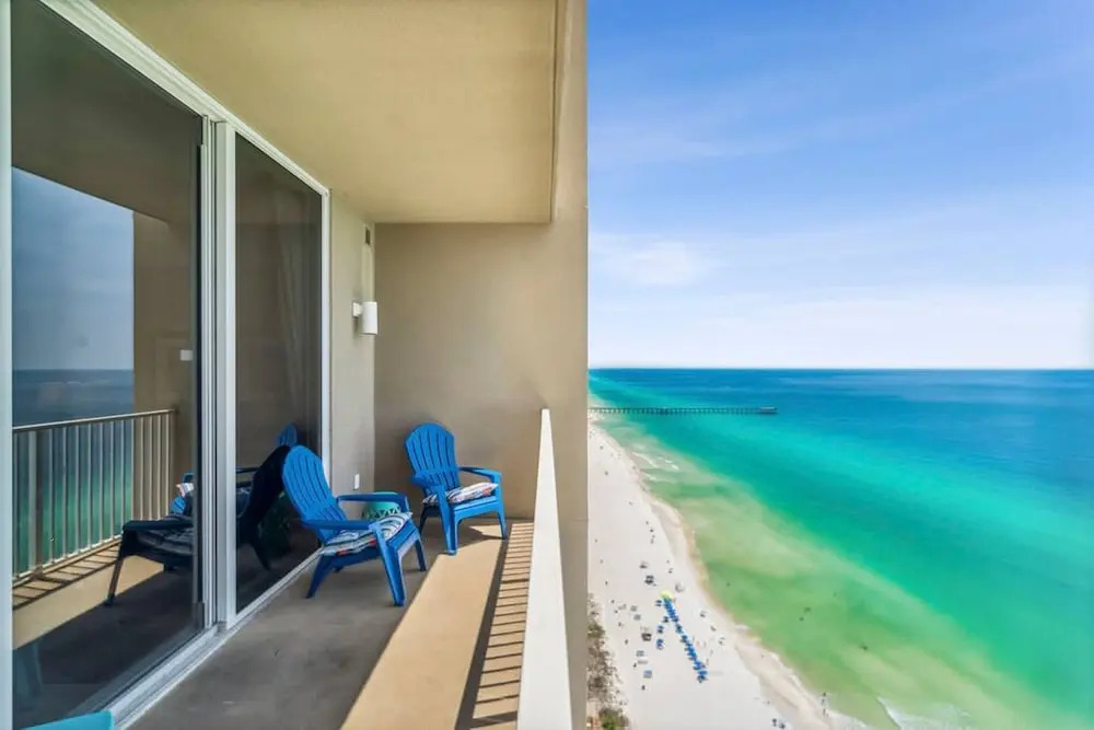 Snowbirds Land on the 29th Floor for the Winter
