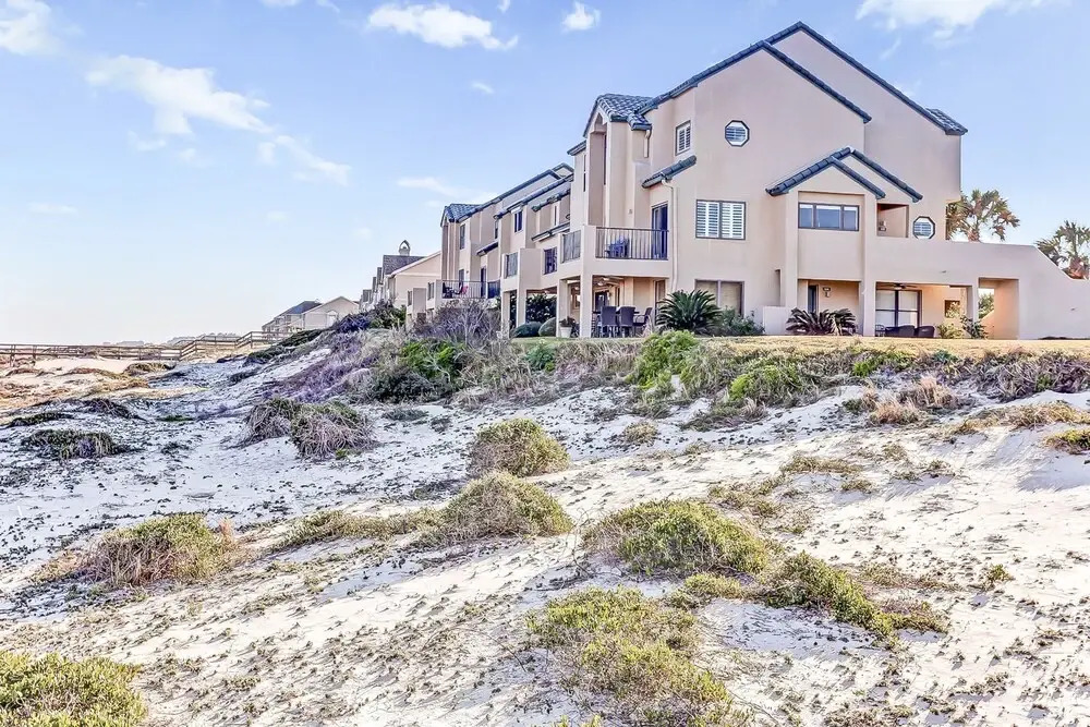 Sailmaker 203 Lovely 2BR Oceanfront Patio Pool