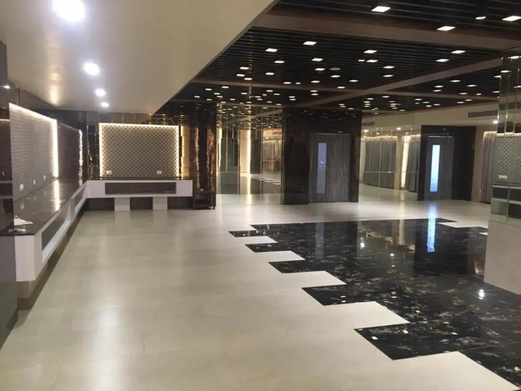 Hotel Aarunya Royale