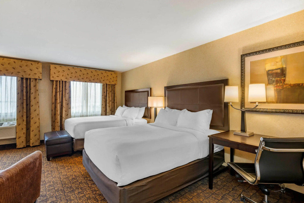 Lloyd Hotel Astoria Bayfront, an Ascend Collection Hotel