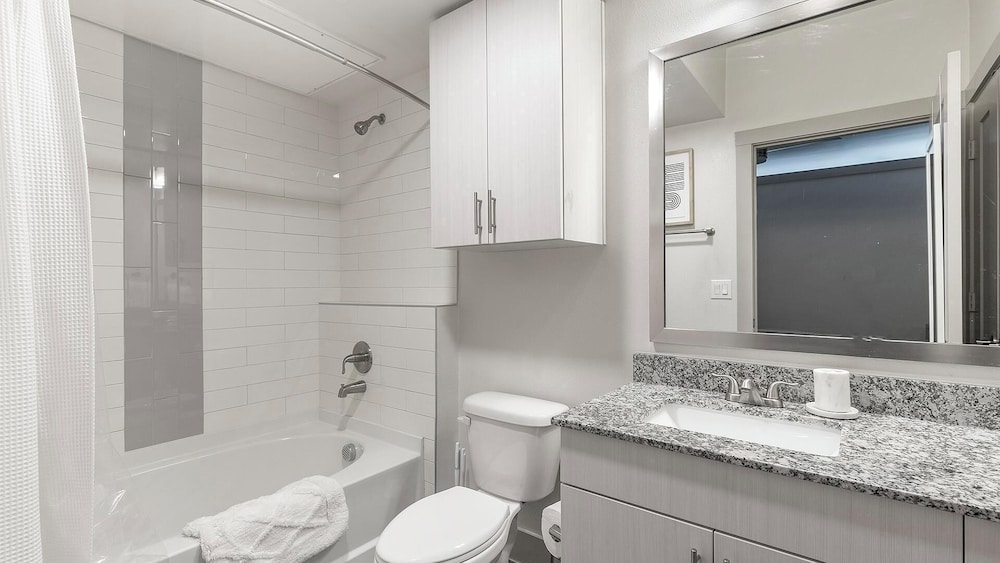 Landing Apartments near Dallas Medical District