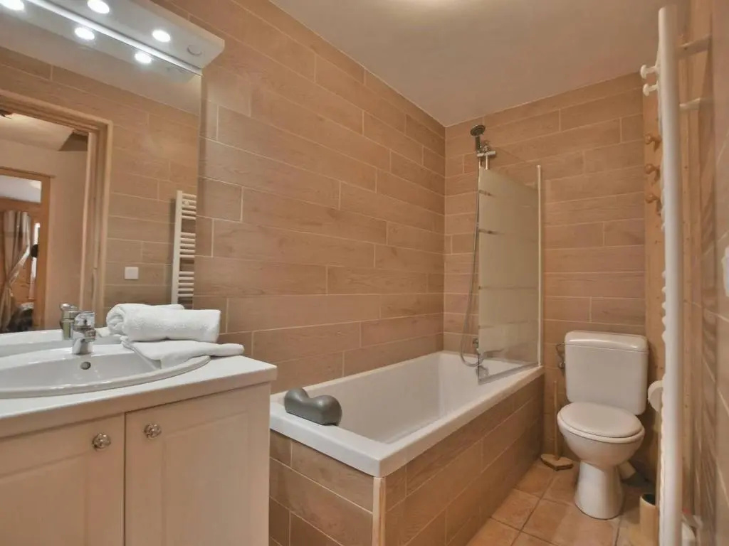 Chalet Le Grand-Bornand, 8 pièces, 16 personnes - FR-1-391-33
