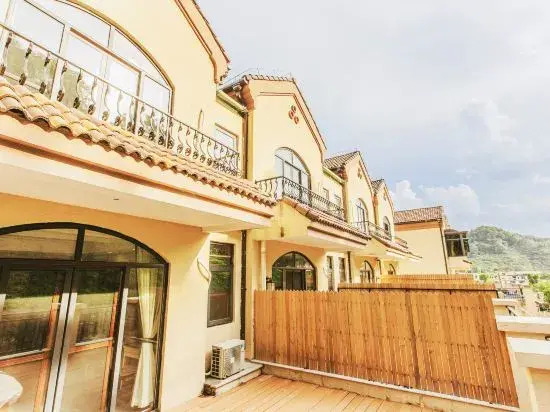 Yichun Huge Hot Spring Holiday Villa