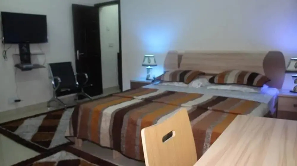 Tobby Royal Suites