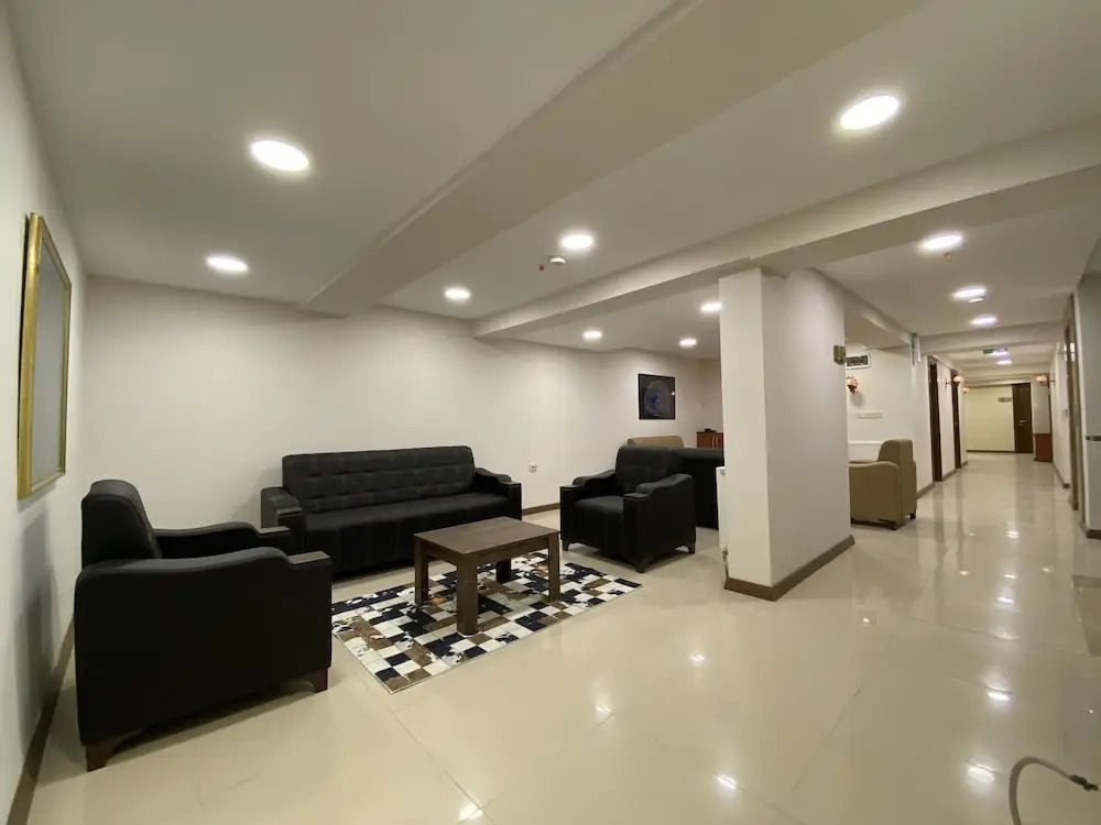 grand life hotel