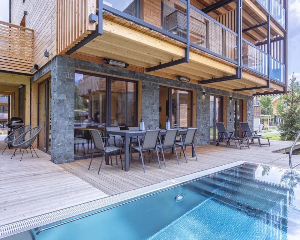 Appealing Apartment With Pool
