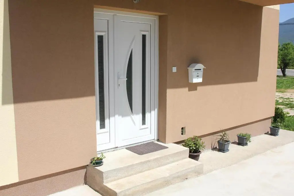 Studio Apartments Adian