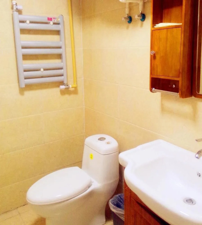Longbai Business Hotel