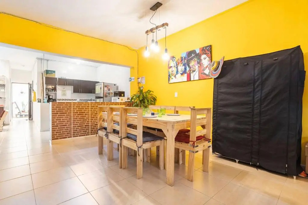 Casa Clandestina Guest House