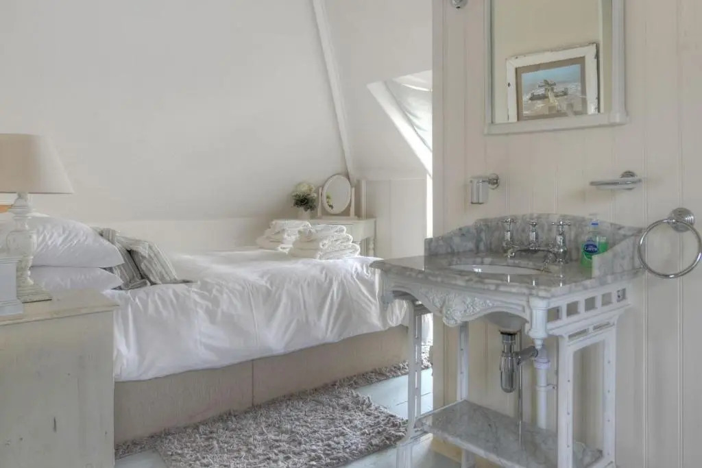 2 Hadleigh Villas