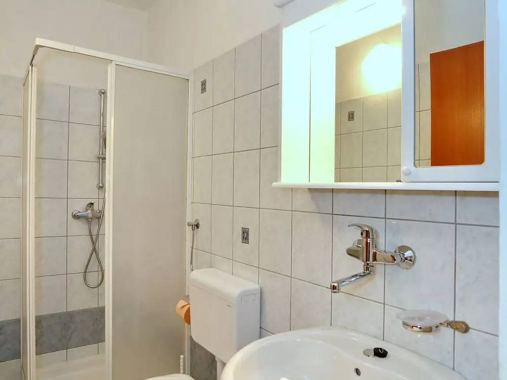 Spacious Four Bedroom Accomodation With 3 Great sea View Balconies, Garden, BBQ