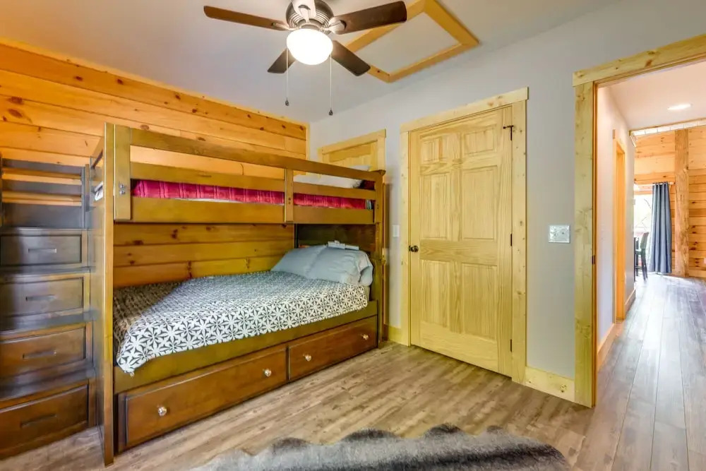 Maggie Valley Cabin 4 Mi to Cataloochee Ski Area!