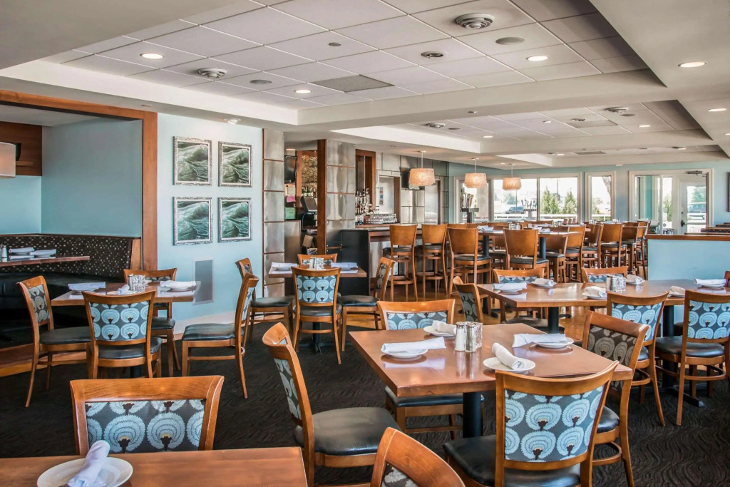 Shoreline Inn & Conference Center, an Ascend Collection Hotel