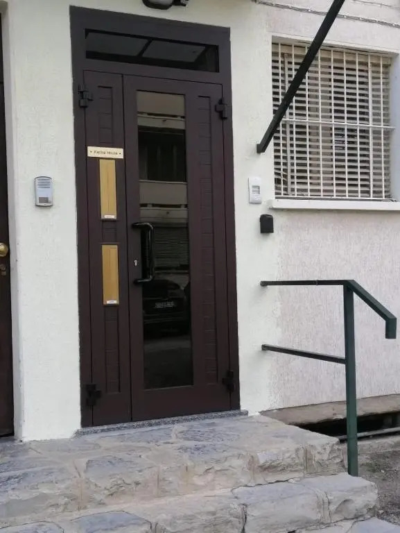 Karina House-check in H 24