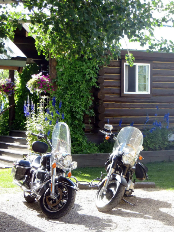 Log Cabin Motel