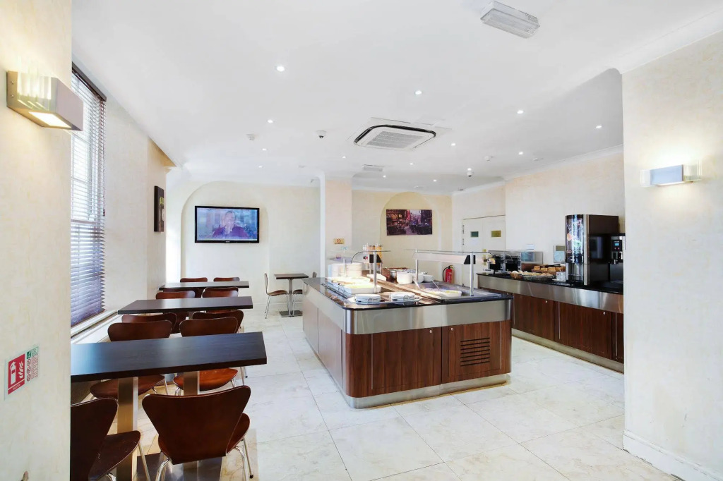Queens Park Hotel