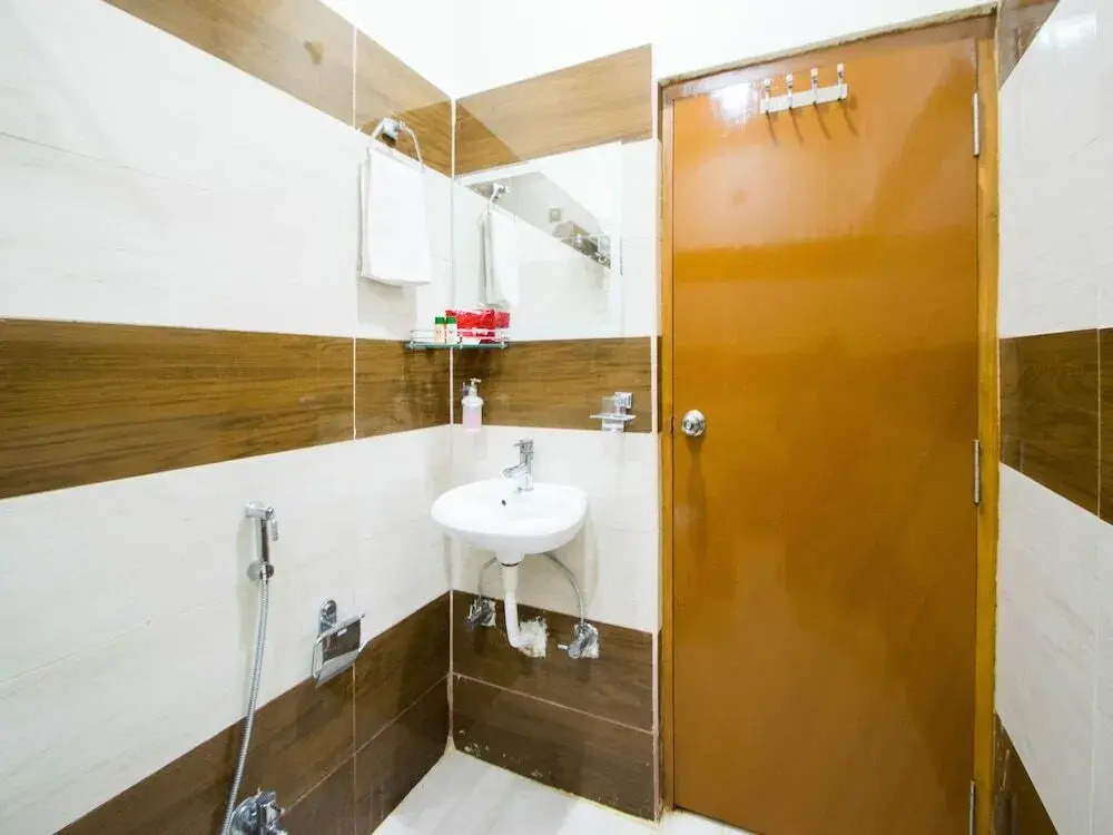 Bhadras Grand by OYO Rooms