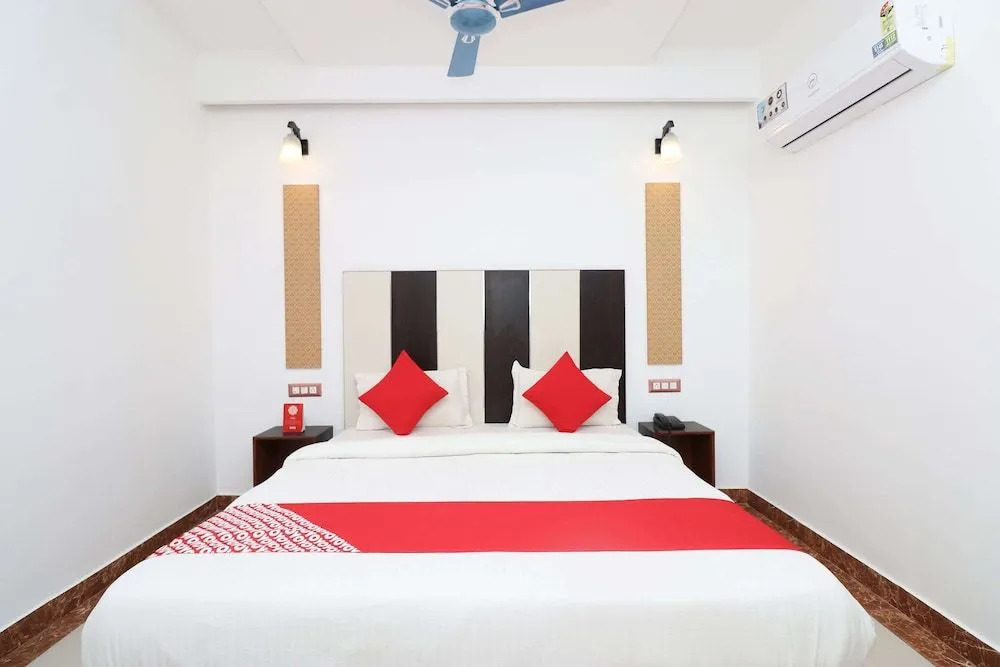 OYO 29952 D Comfort Residency