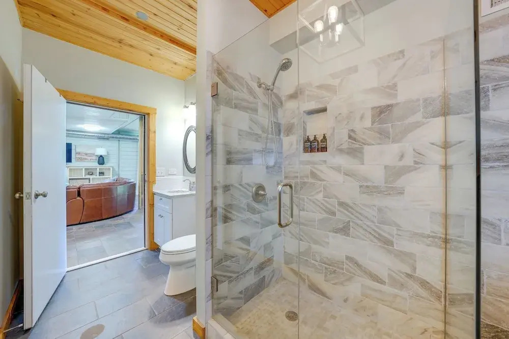 Peaceful Warrenville Home: 1 Mi to Herrick Lake!