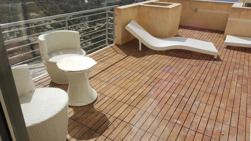 Kantra Residence