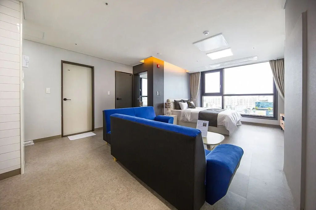 Shine Hotel
