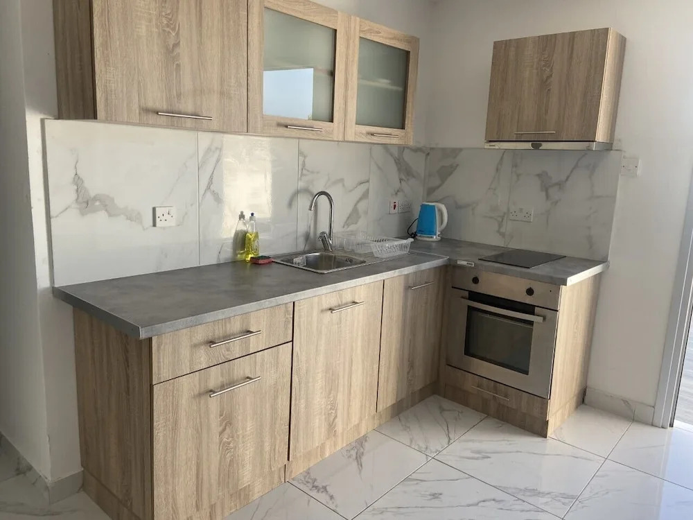 Nissi Avenue Suites
