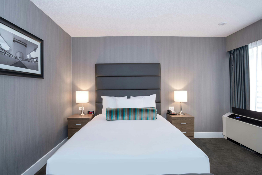 Sandman Signature Calgary Downtown Hotel
