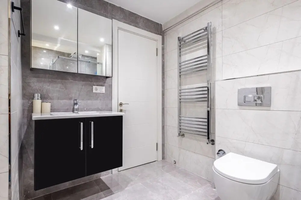 Colorful and Central Flat With Balcony in Besiktas