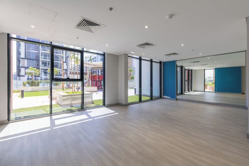 Waves - Azizi Riviera 24: Modern 1 Bedroom Apartment