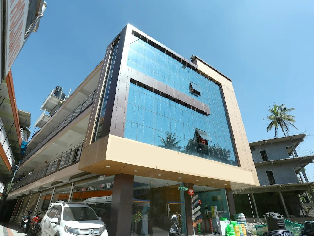 OYO 12759 Hotel Lumino