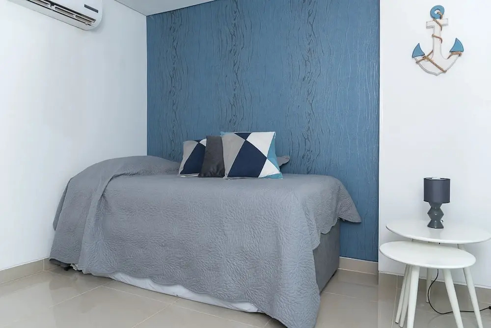 Deluxe Condo W Amenities & Beach