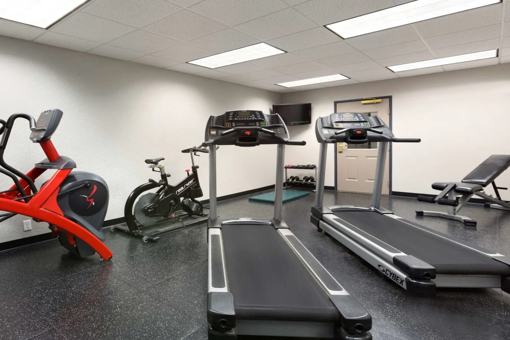 Holiday Inn Express & Suites Marquette by IHG