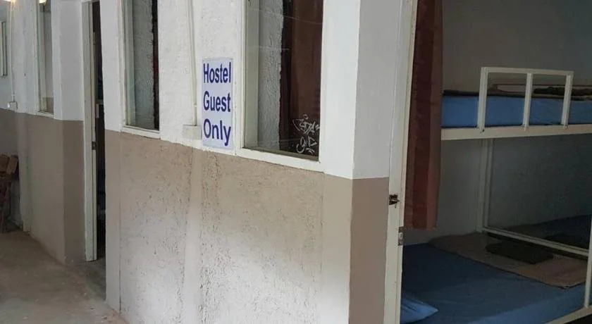 Shut Eye Party Hostel - Adults Only
