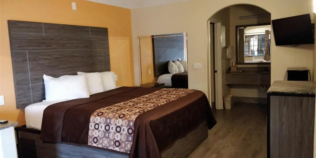 Regency Inn and Suites Galena Park