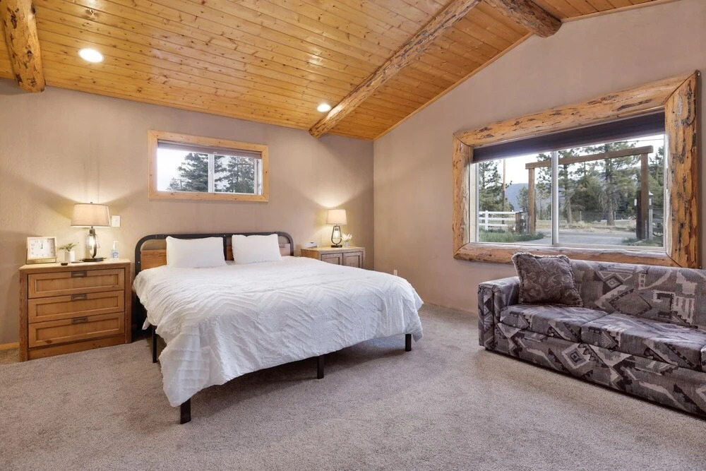 2130-bear City Ranch 4 Bedroom Home by Redawning