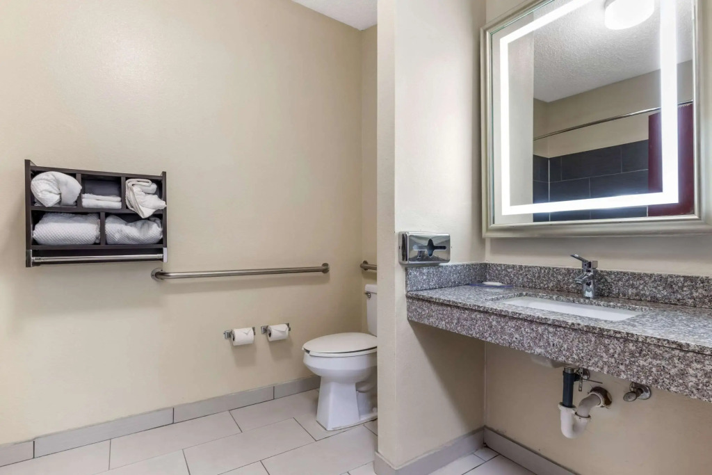 Quality Inn & Suites Wichita Falls I-44