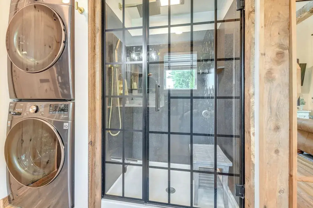 Historic Charm + Modern Luxury: 6 Mi to Stowe Mtn
