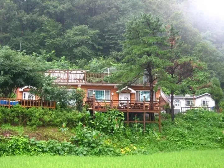 Pureun Haneul Eunhasoo