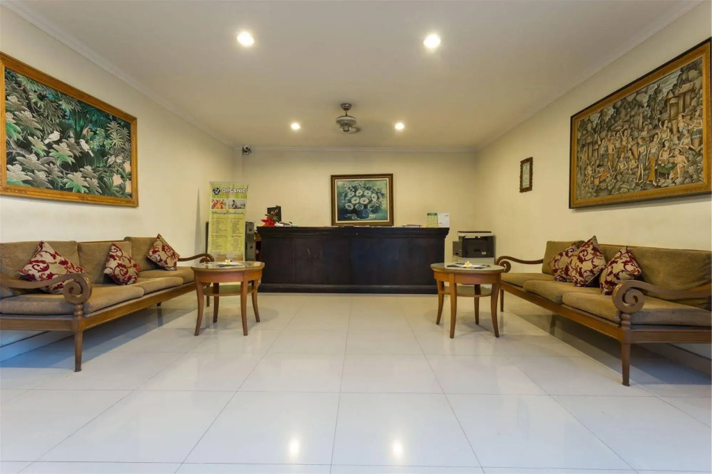 RedDoorz near Seminyak Beach