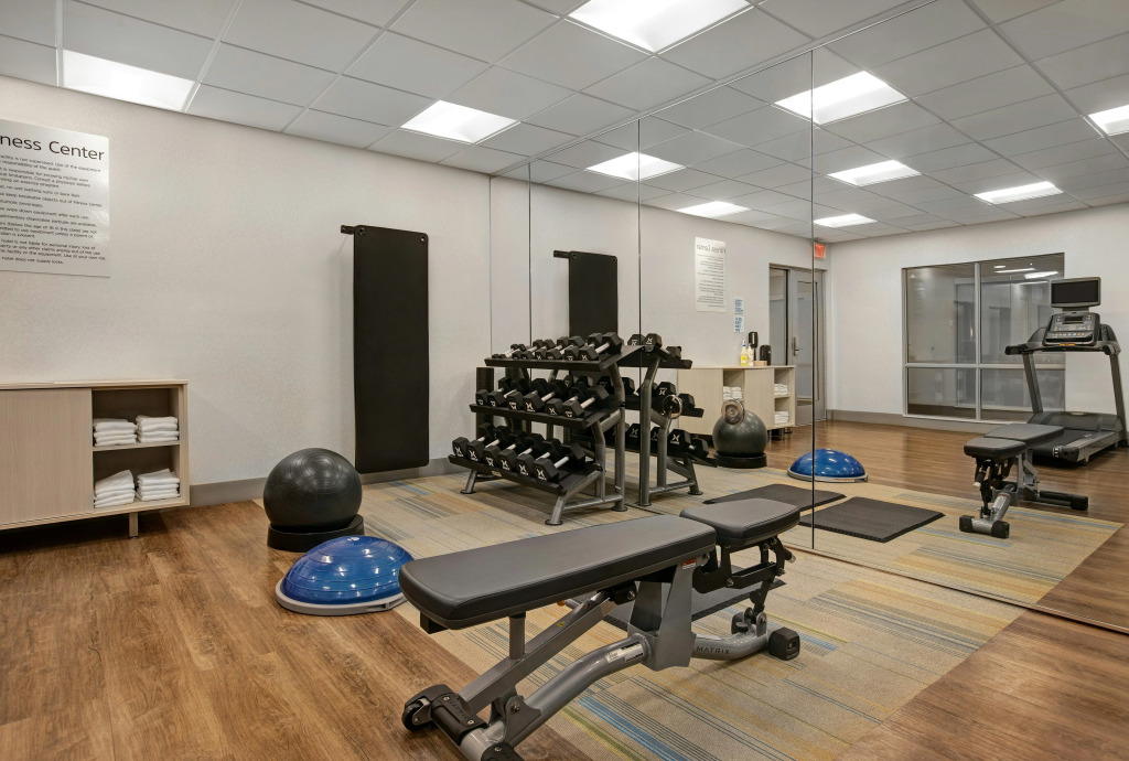 Holiday Inn Express & Suites - Milwaukee - Brookfield by IHG