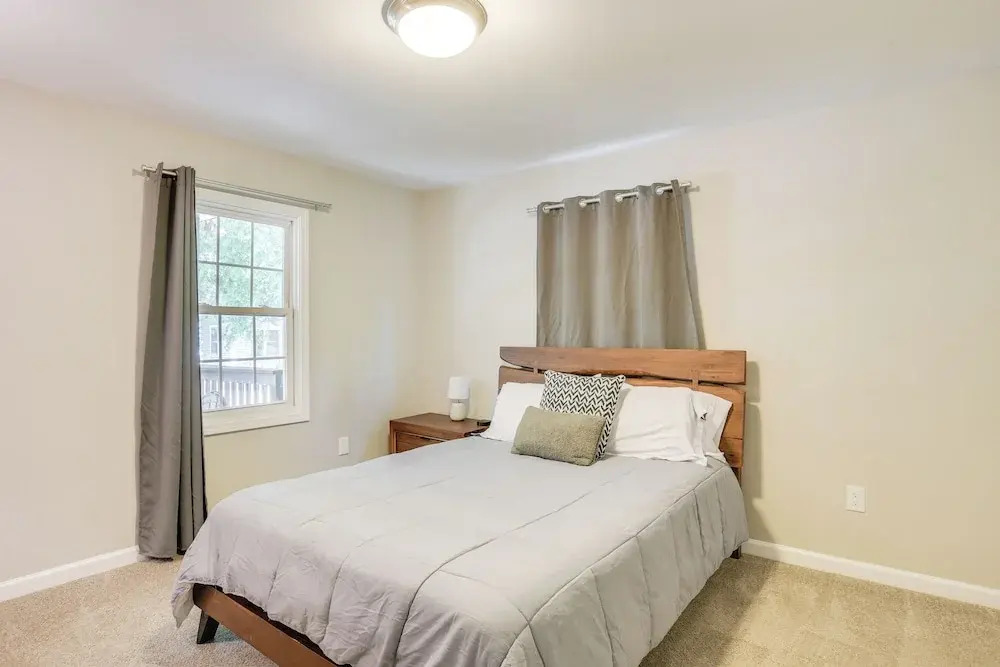 Charming Greenville Home w/ Yard: 3 Mi to Downtown