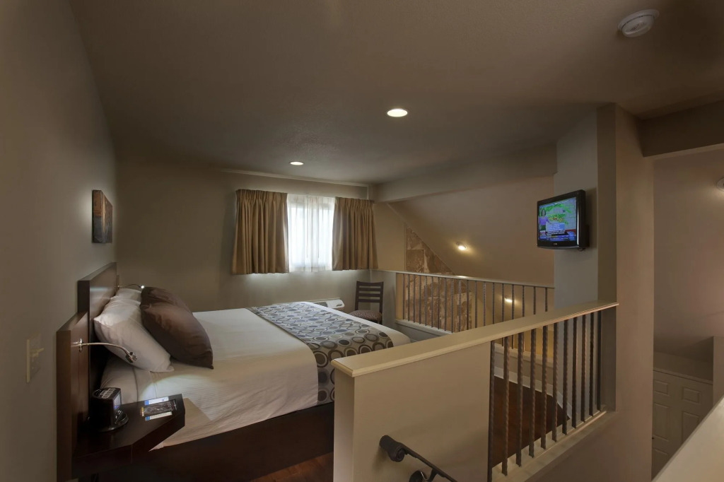 Hotel at WaterWalk