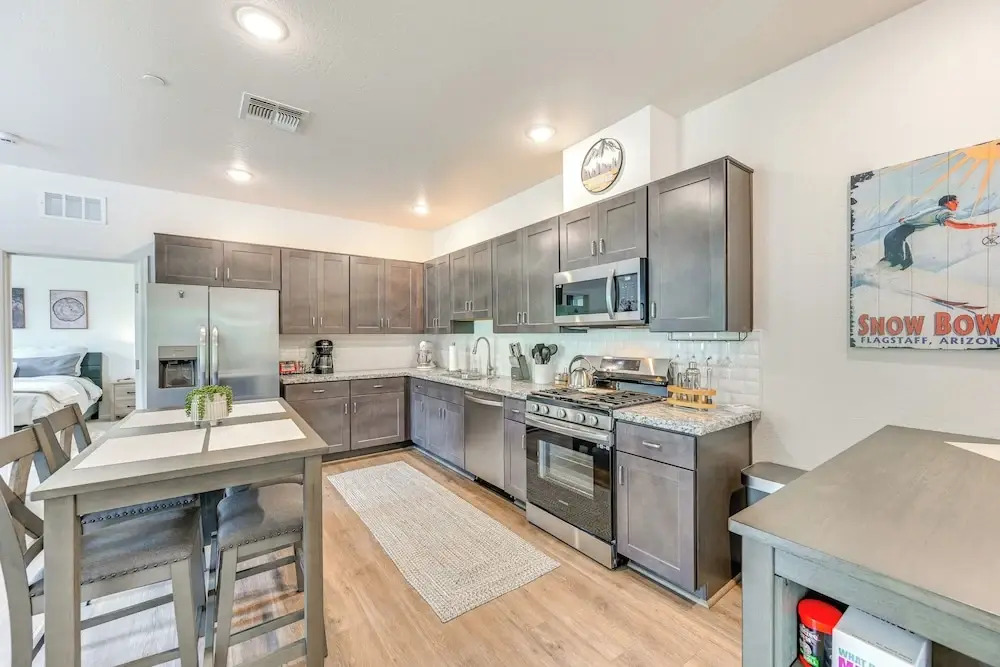 2 Mi to Dtwn & Nau: Flagstaff Condo w/ Patio!