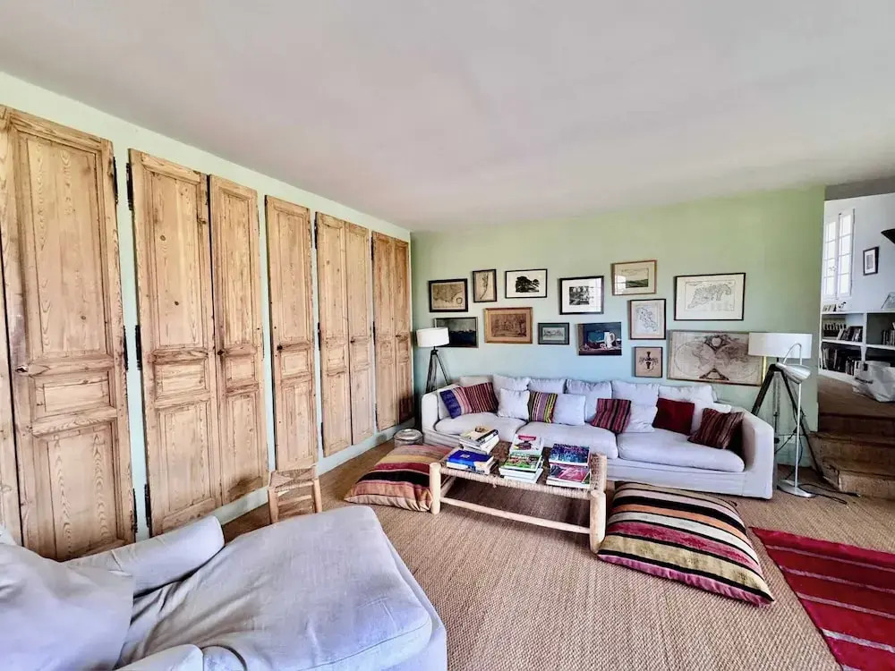 Elegant Bastide Near Aix With Pool