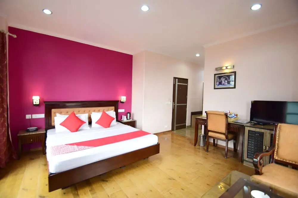 OYO 11494 Hotel Marc