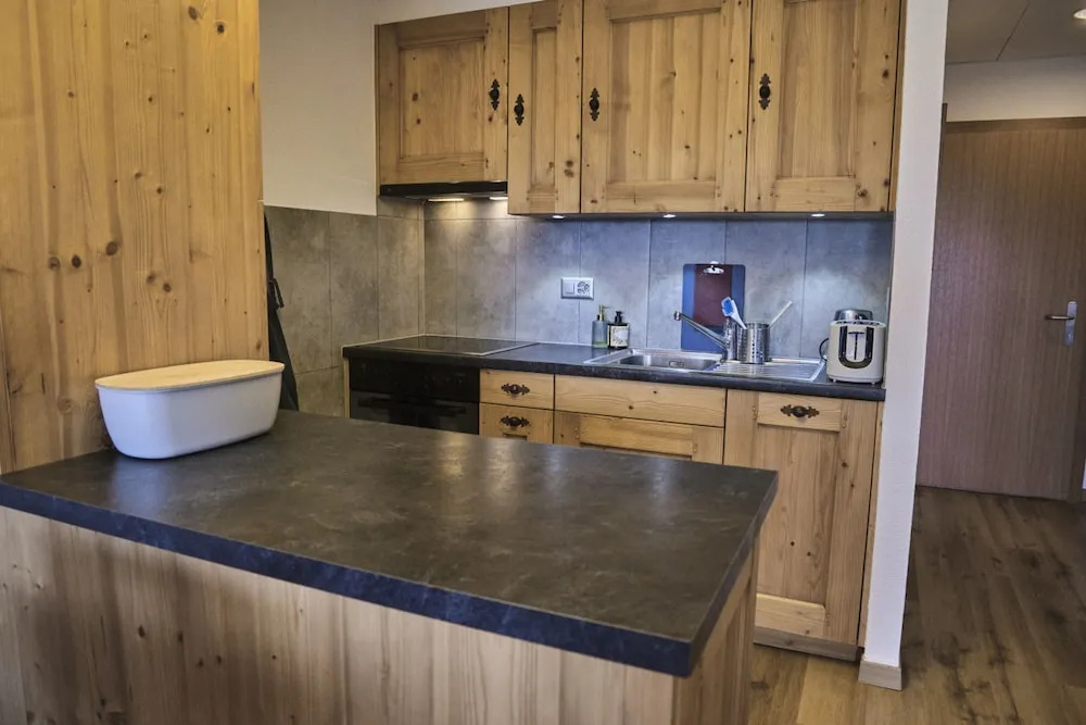 Cosy Apartment in the Centre of Town With Views and Parking