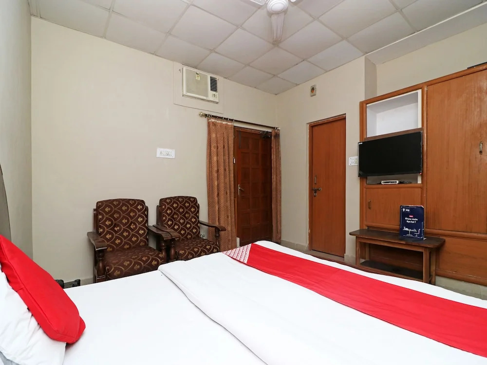 OYO 23721 Bd Guest House