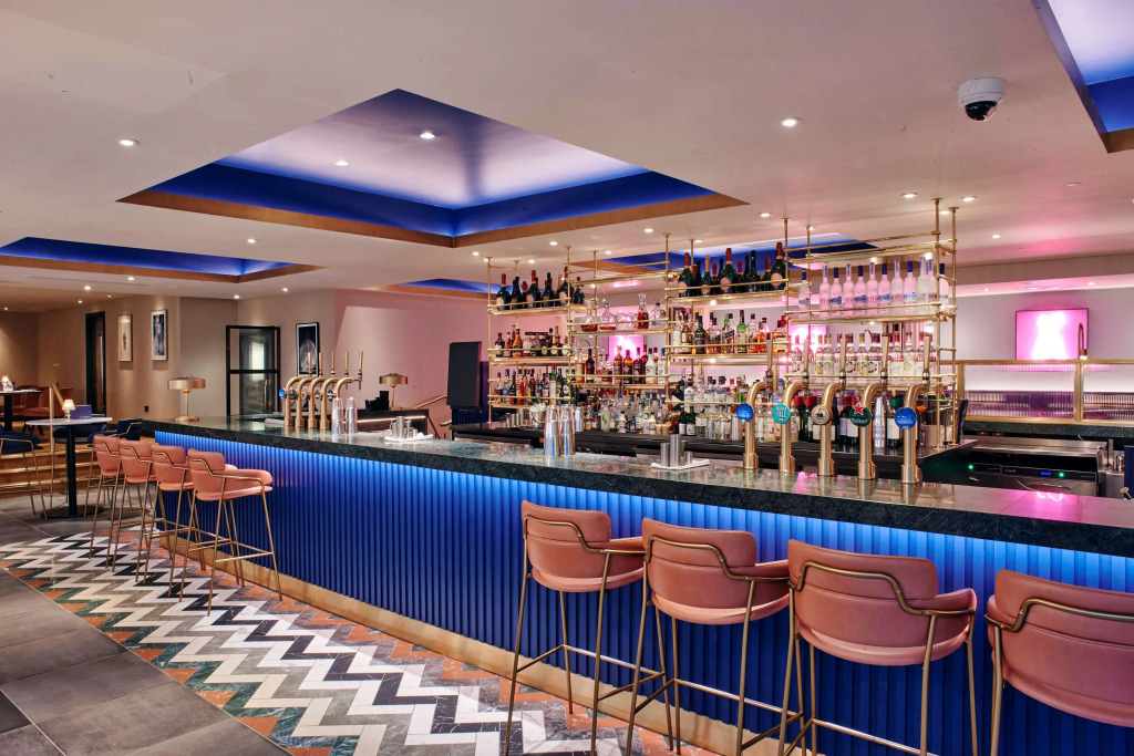 Le Monde Hotel