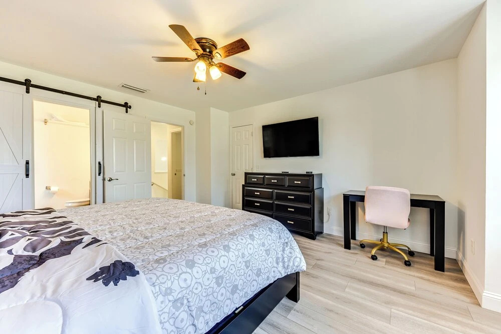 Modern Jacksonville Home - Close to River!