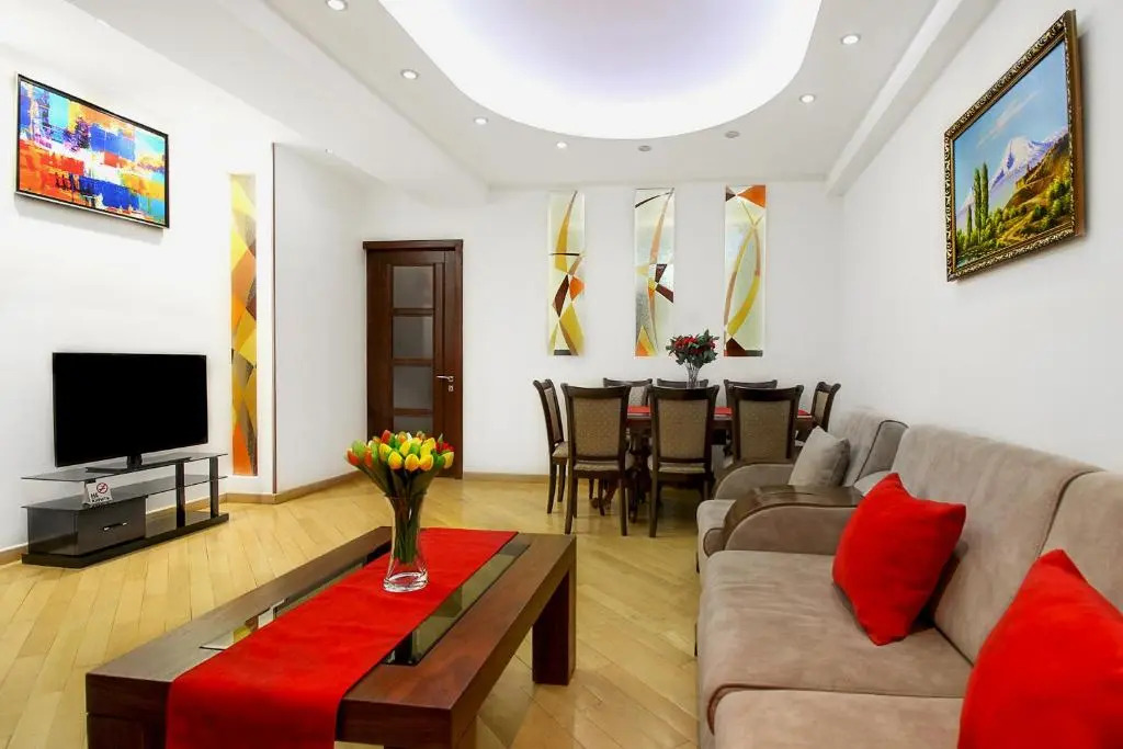 3 Bedroom Apartment near Republic Square